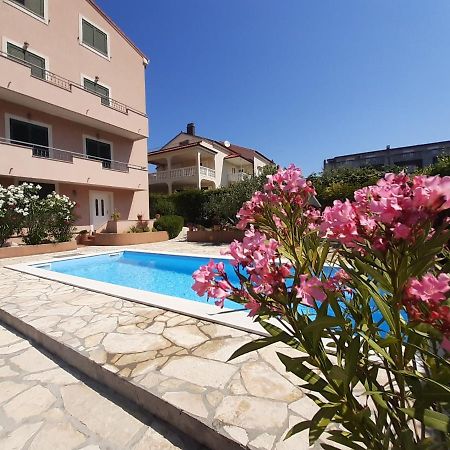 زادار Apartments Lara & Luka المظهر الخارجي الصورة