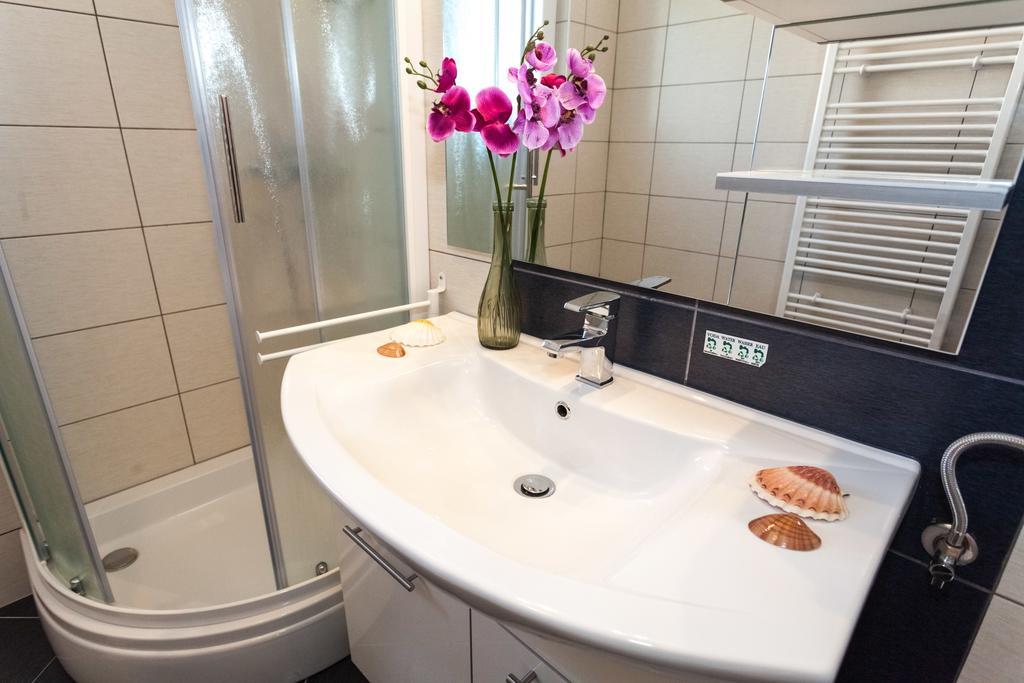 زادار Apartments Lara & Luka المظهر الخارجي الصورة
