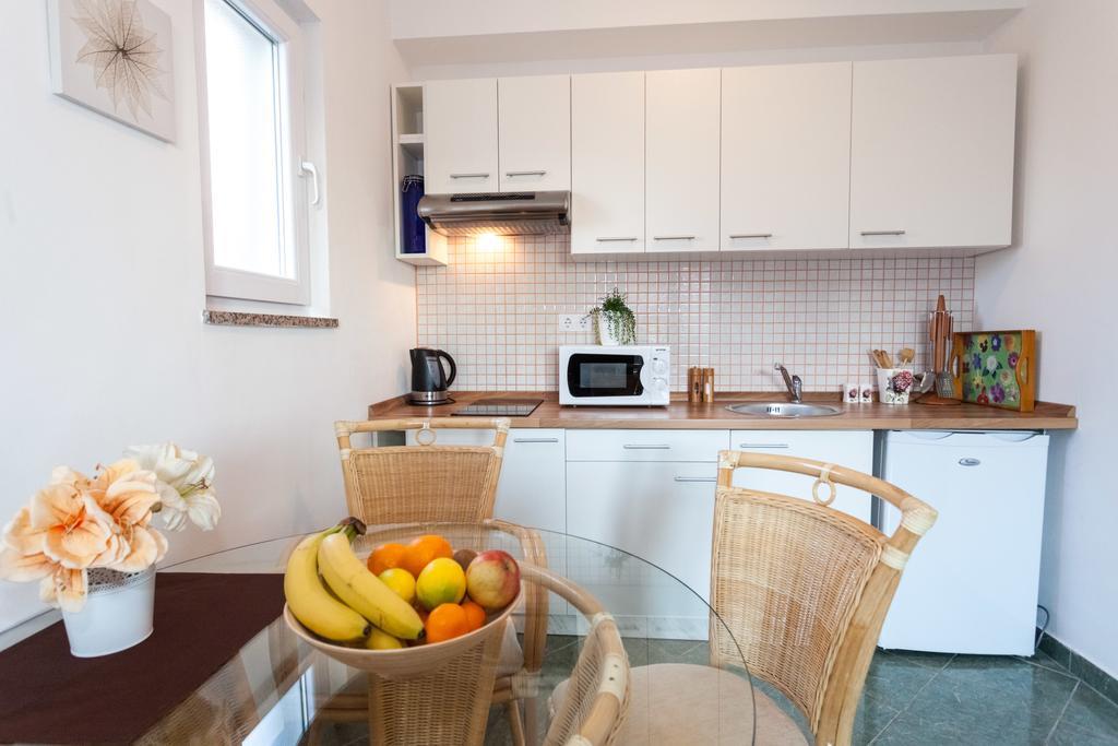 زادار Apartments Lara & Luka الغرفة الصورة