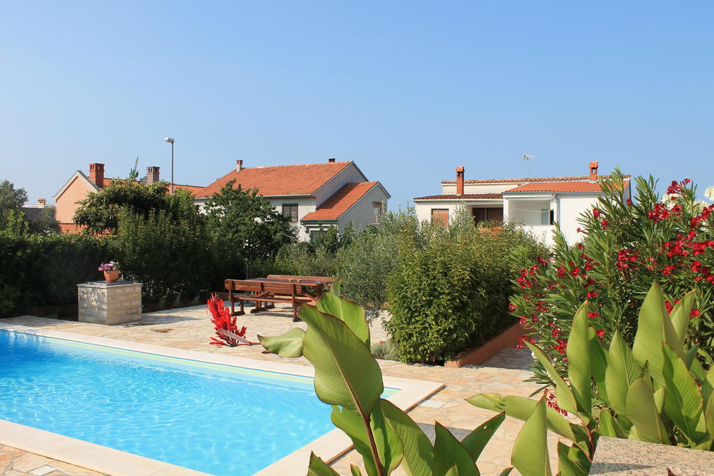 زادار Apartments Lara & Luka المظهر الخارجي الصورة