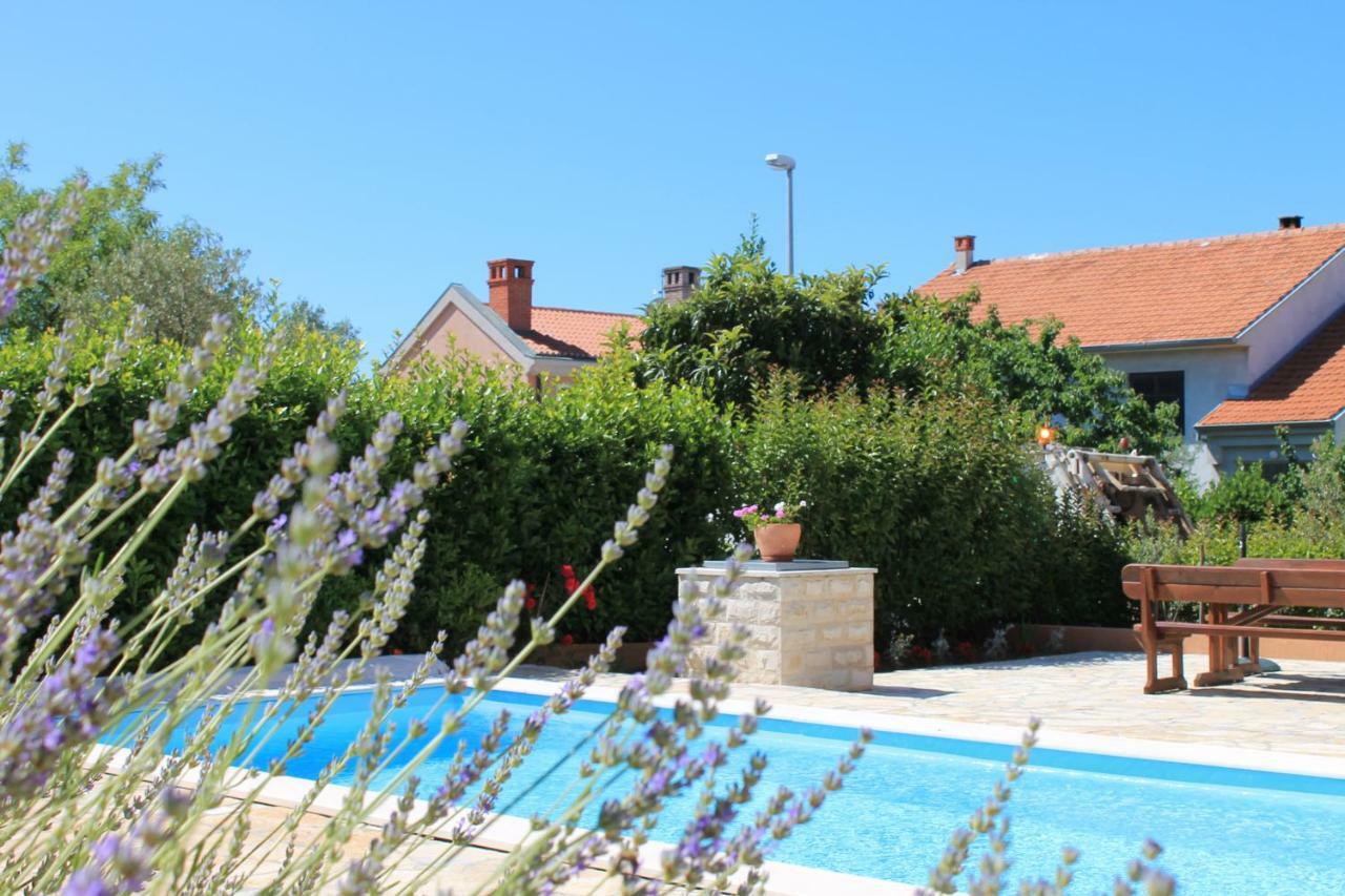 زادار Apartments Lara & Luka المظهر الخارجي الصورة