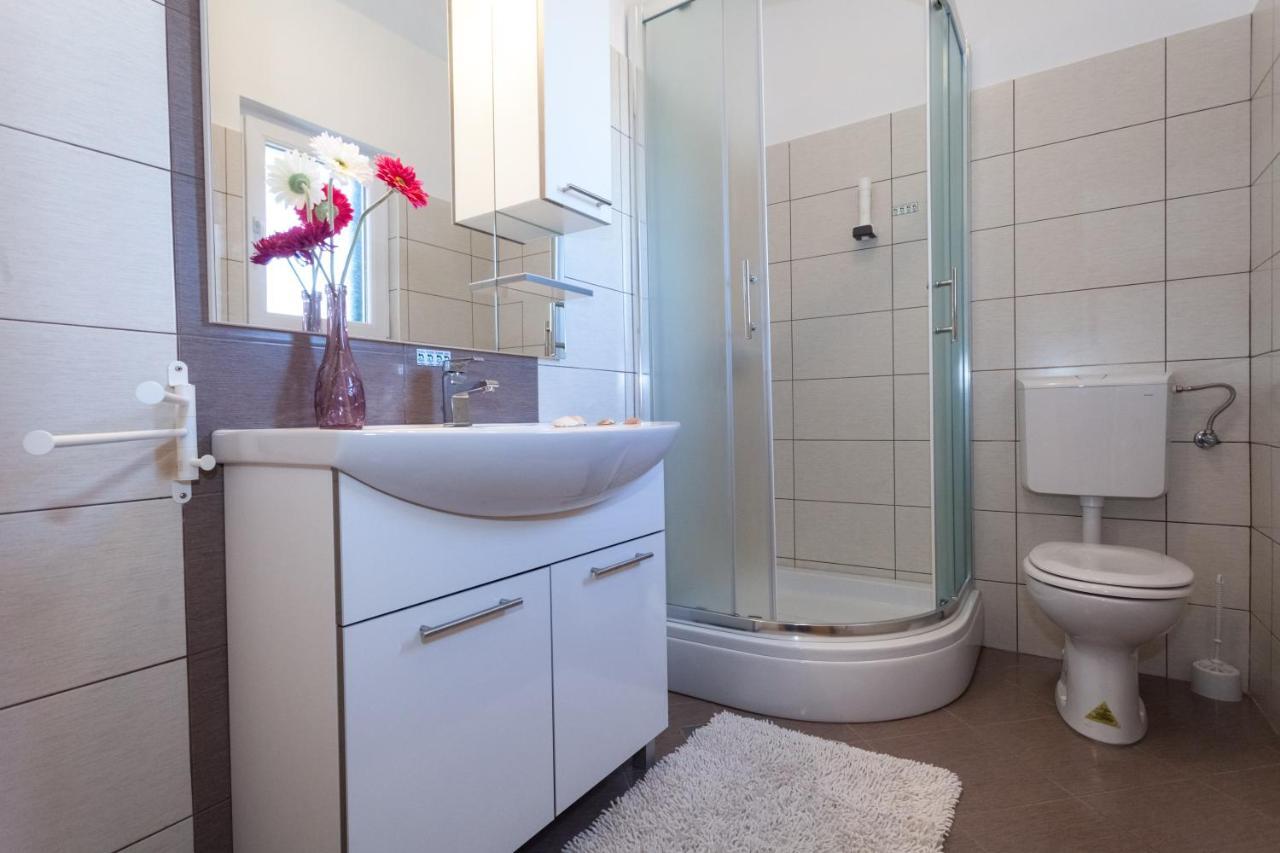 زادار Apartments Lara & Luka المظهر الخارجي الصورة